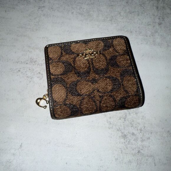 Coach Snap Wallet In Signature Chenille CCQ32  Gold - Picture 3 of 9